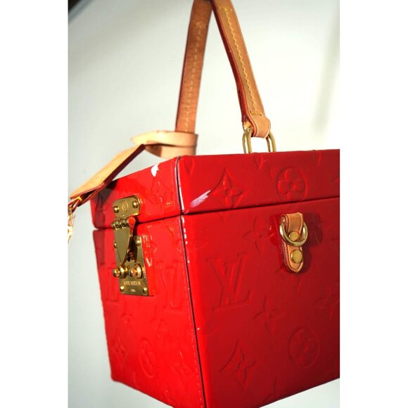 Louis Vuitton LV Monogram Vernis Bleecker Box Shoulder Bag Red Women's w/ DAMAGE - Picture 6 of 9